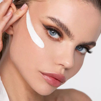 ColorSync: base inteligente de cobertura total que se ajusta a tu tono de piel